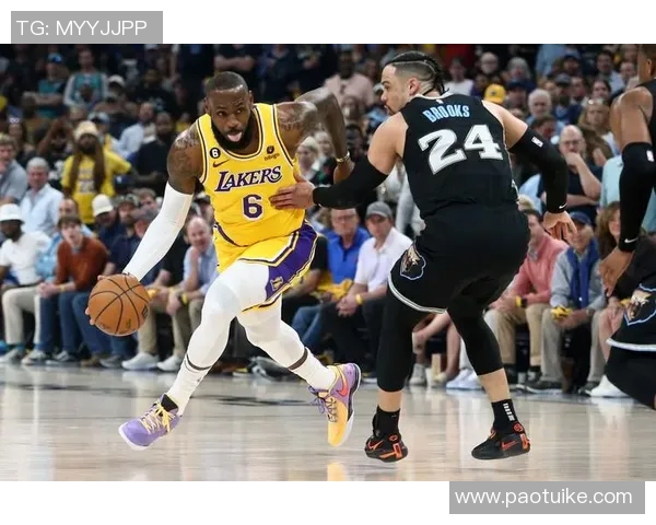 勇士主场击败湖人，勇往直前再下一城，豪取四连胜！