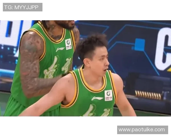 赵继伟送出绝杀三分，帮助球队取得关键胜利