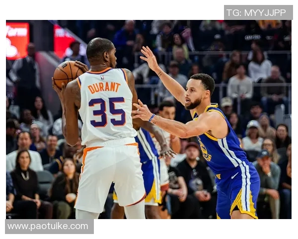 勇士主场胜猛龙，库里砍下30+得分：一场史诗般的对决