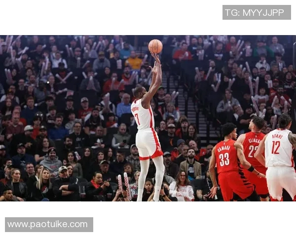 杜兰特在比赛中表现出色三分球命中率持续攀升